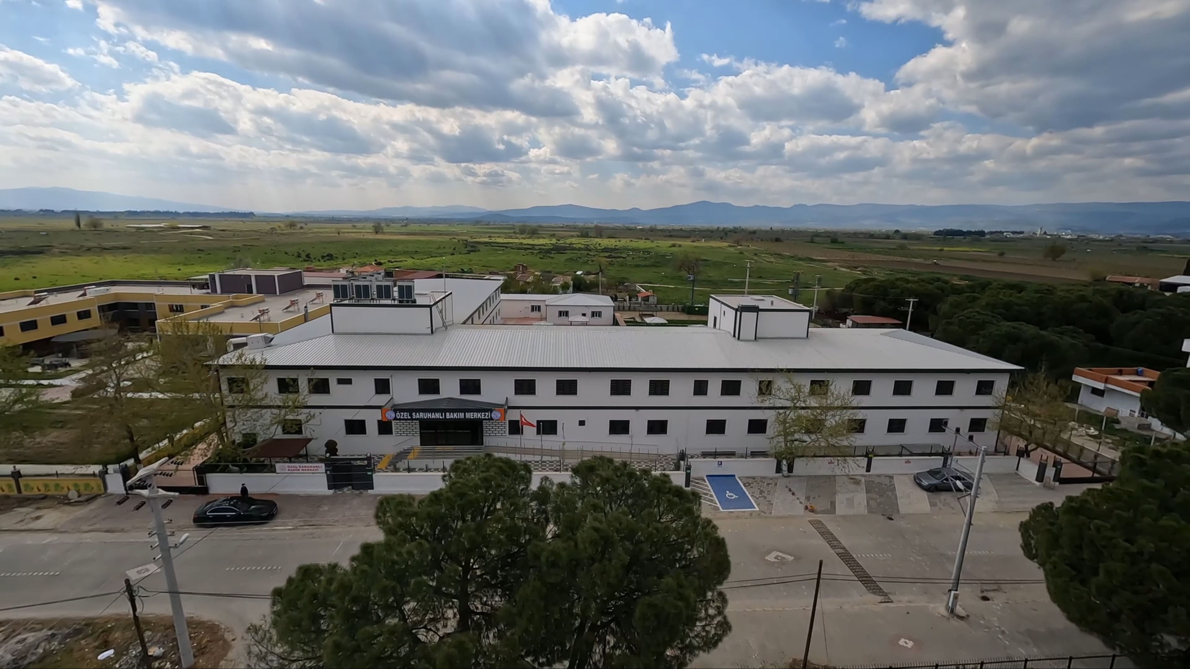 Modern Tesis Dış Mimarisi