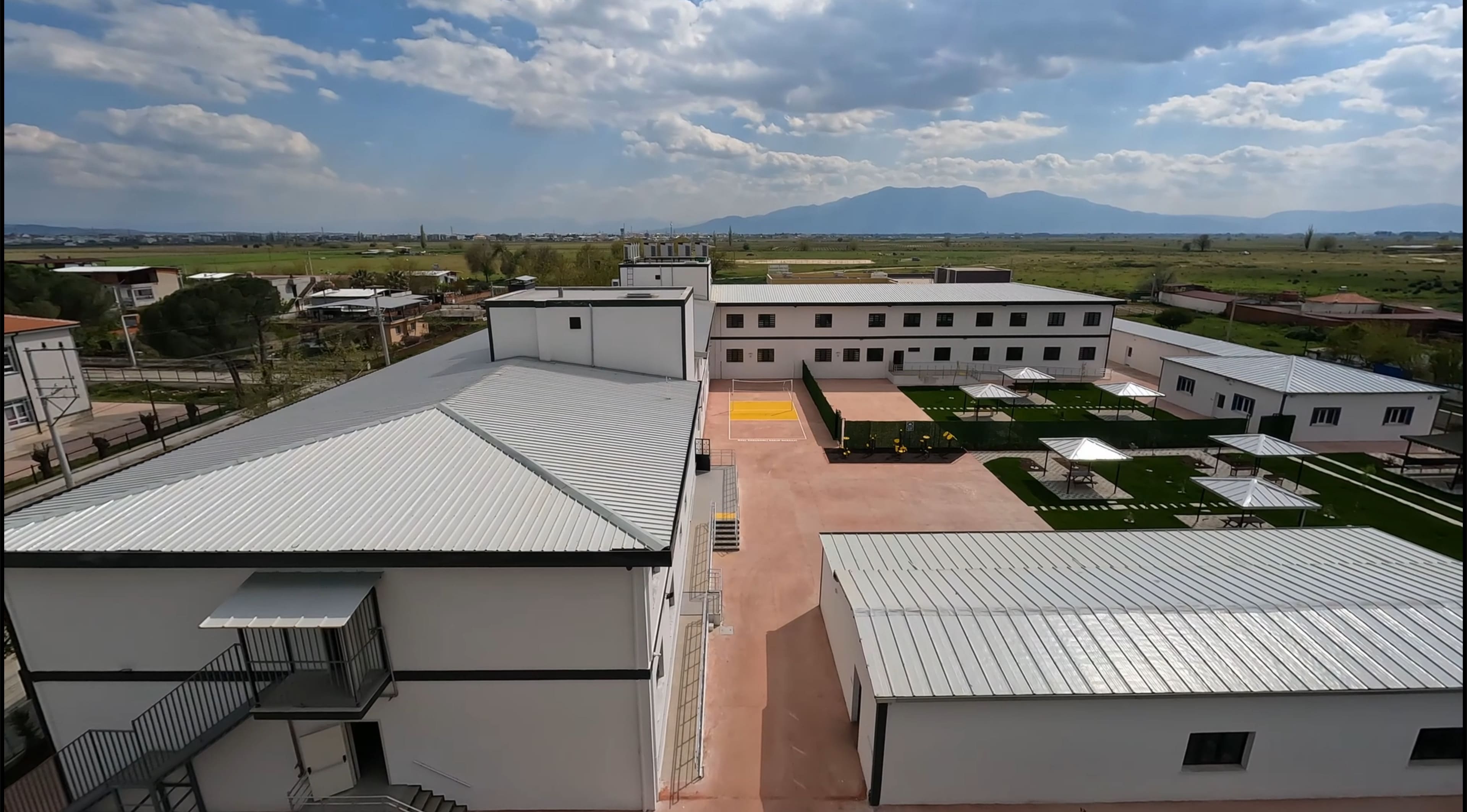 Modern Tesis Dış Mimarisi